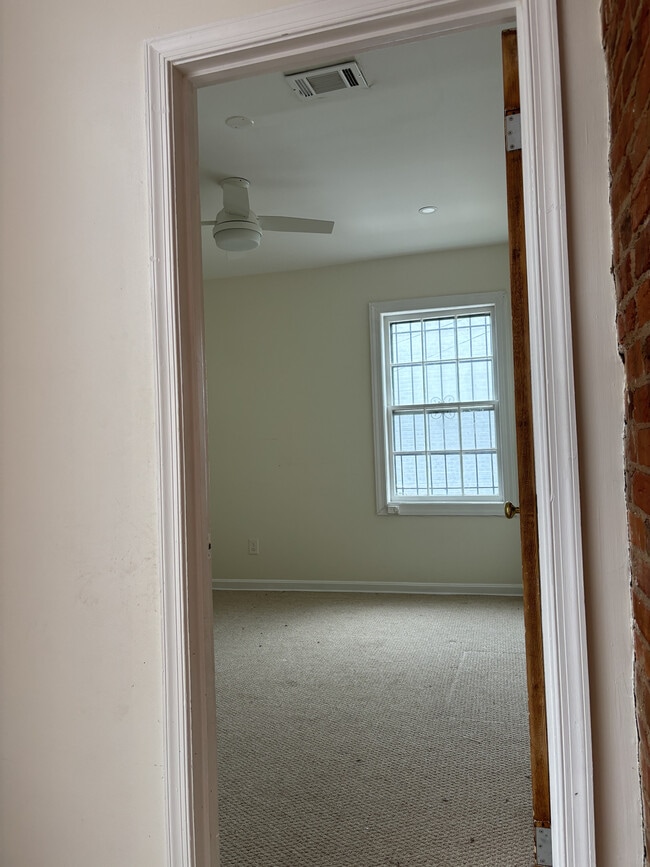 Photo - 1022 G St NE