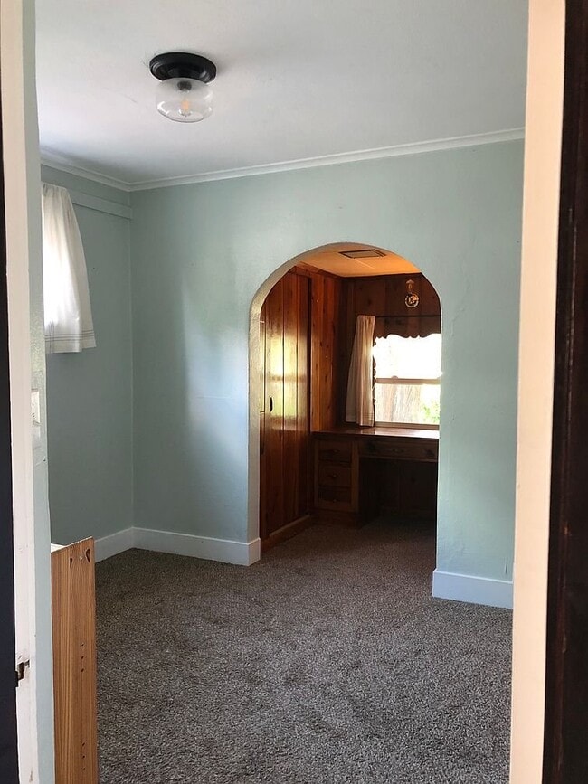Photo - 1675 Jefferson St NE