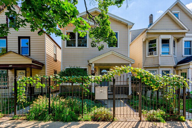 Building Photo - 3705 W Palmer St Unit 1 Rental