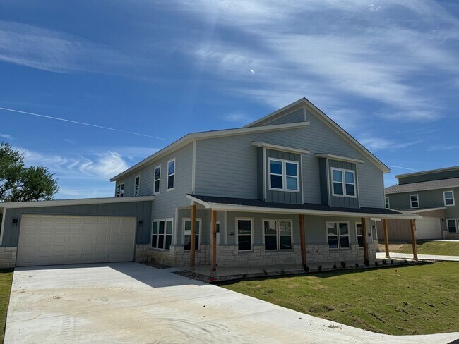 Photo - 3/2/2 NO Water Bill -  Fenced Yard - GATED - Peaster ISD -