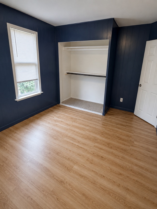 Photo - Town House: 2 bedroom & 1 bathroom