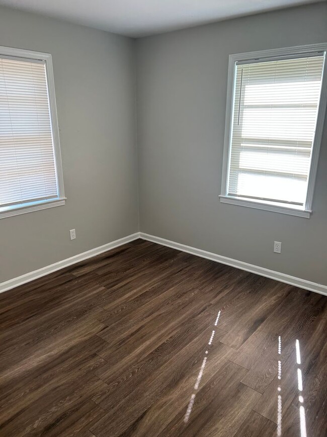 Photo - 3052 Curtis St