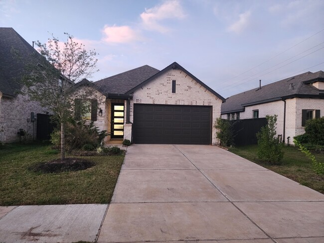 Photo - 126 Nightshade St