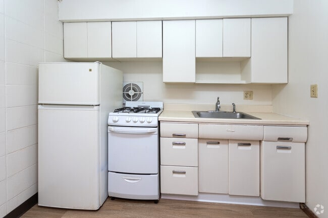 1BR, 1BA - 600SF - Robinwood Apartments