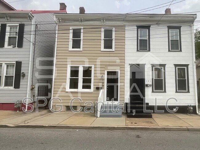 Building Photo - 139 Cedar St Rental