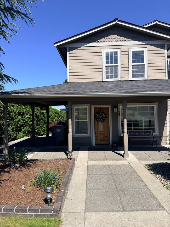 Photo - 1607 Nisqually St