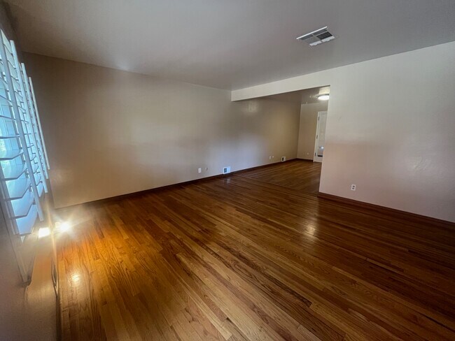 Photo - 6448 Iris Way House