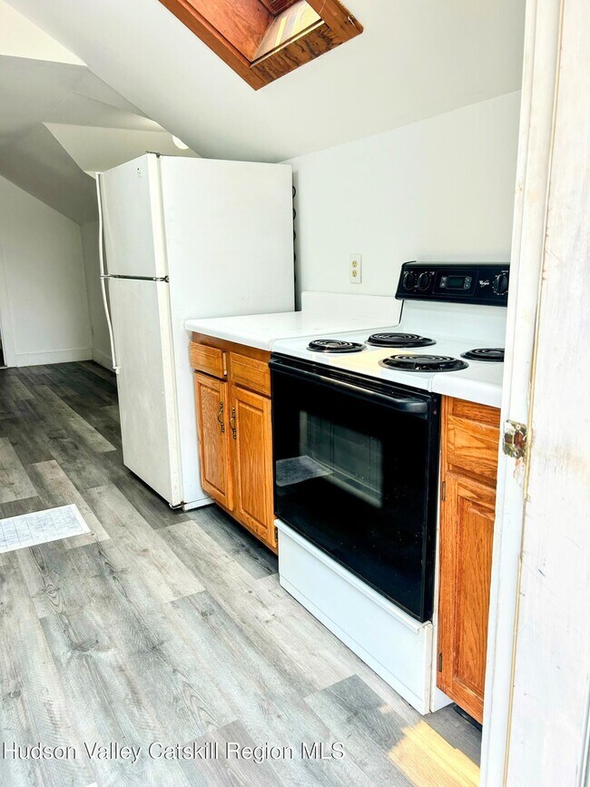 Photo - 145 NY-23 Apartamento