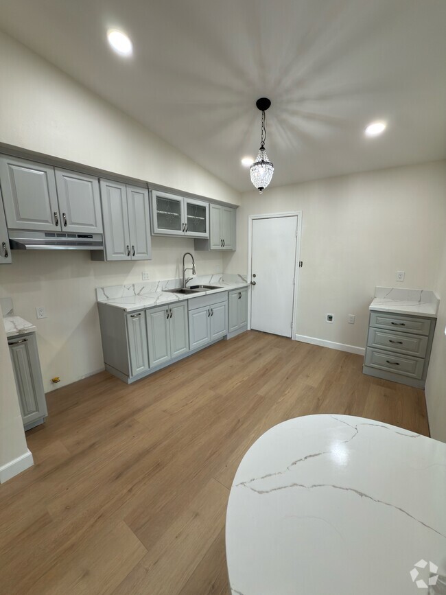 Building Photo - 2926 E Cade St Unit C Rental