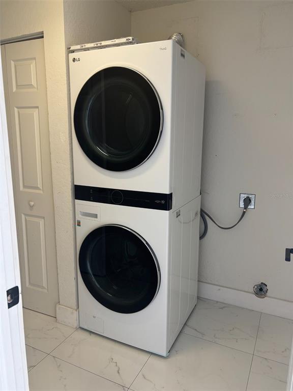 Photo - 2222 Champlain Ave