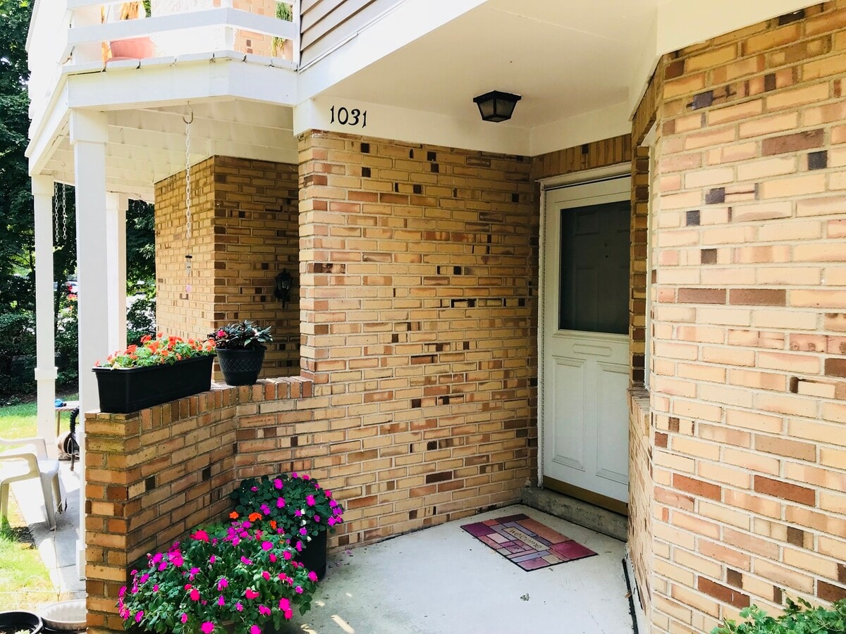 Photo - 1031 Courtland Dr Townhome