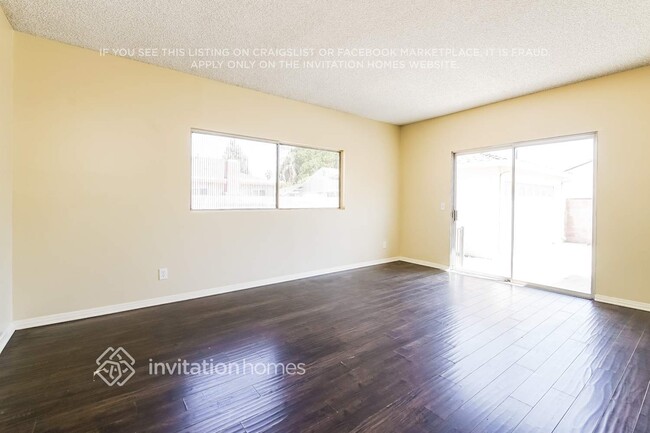 Photo - 8138 Darby Ave