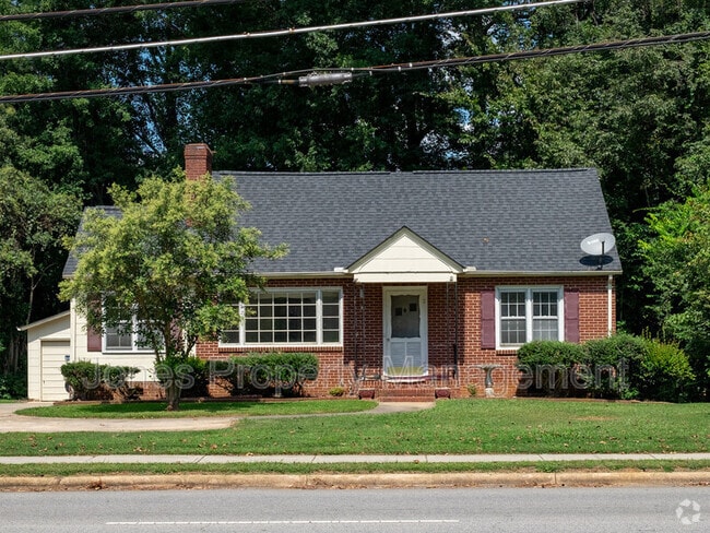 Building Photo - 632 Statesville Blvd Rental