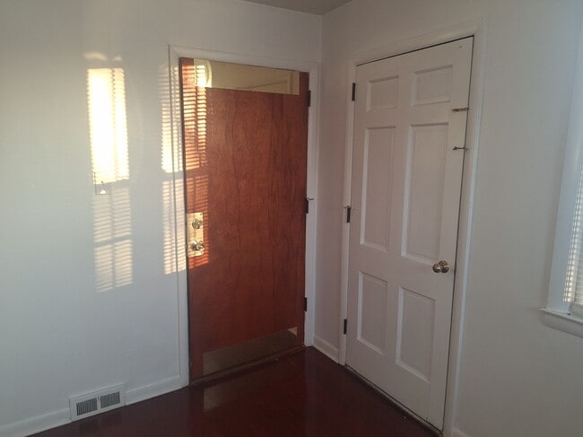 Photo - 376 Beverly Boulevard 2nd floor Unit Second floor