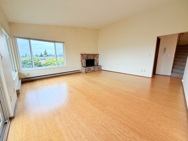 Bright Penthouse Corner Unit w/Garage Parking included - Panoramic Views in Ballard!