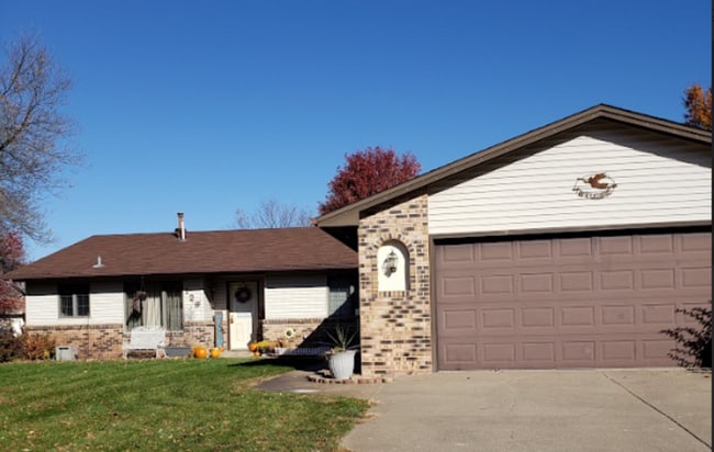 Building Photo - 127 Jerry Liefert Dr
