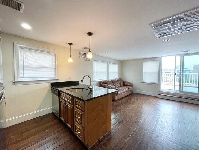 Photo - 178 Hillside St Unit 4