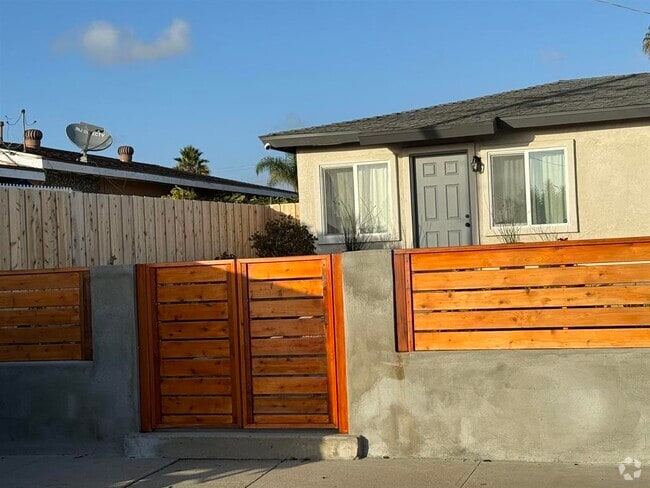 Building Photo - 1520 Loretta St Rental