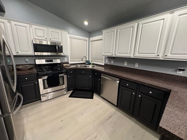 Photo - 1431 E Drucker St