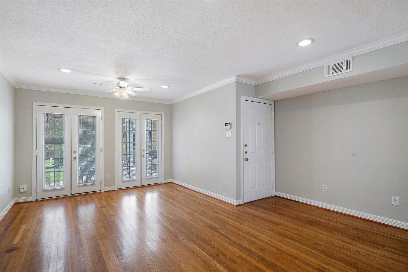 Photo - 4608 Woodhead St