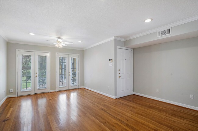 Photo - 4608 Woodhead St