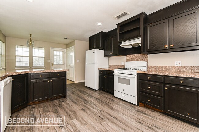 Photo - 318 Woodard St