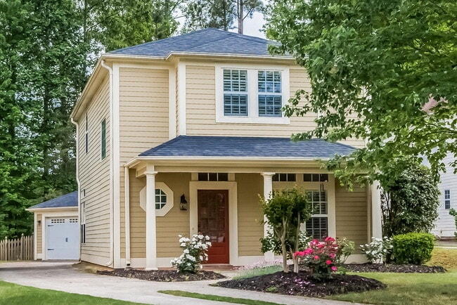 Building Photo - 332 Pinehurst Way