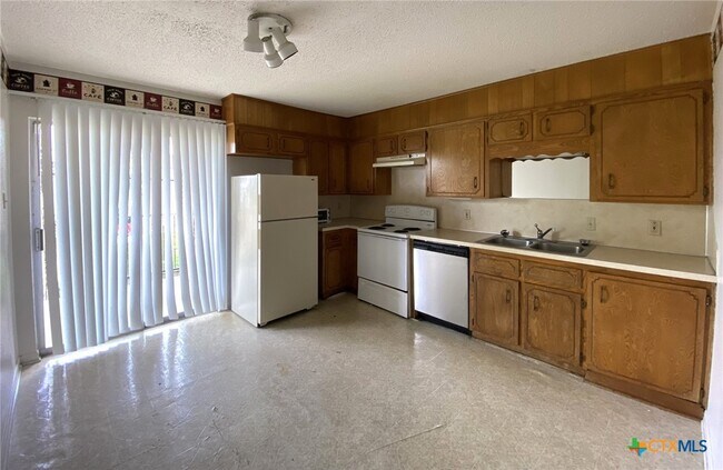 Photo - 4801 Rainbow Cir Unit 2