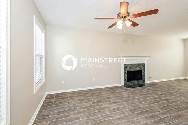 Photo - 3 Bedroom Pet-Friendly Home in AUSTELL, GA with Main Street Renewal