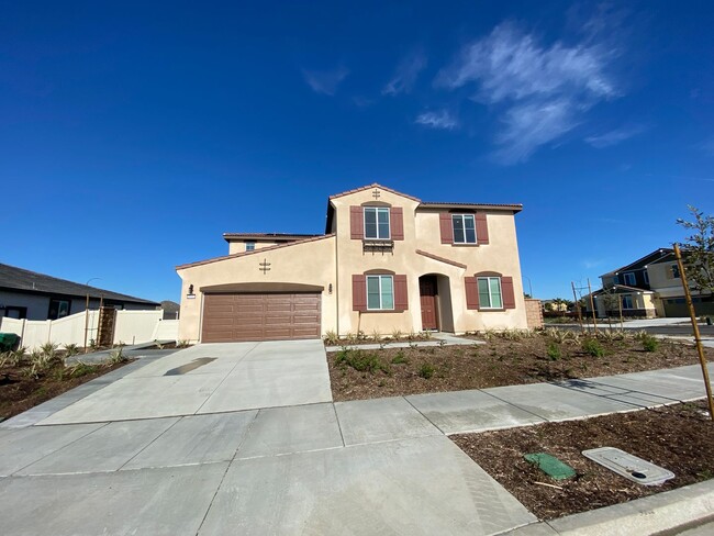 Like New 4 Bedroom + Loft Menifee Home - Like New 4 Bedroom + Loft Menifee Home