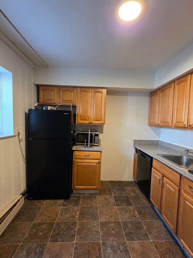 Building Photo - 2817 W Queen Ln Unit C Rental
