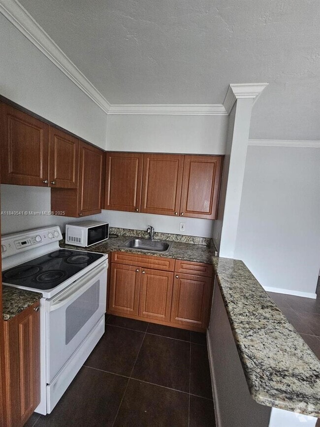 Building Photo - 521 NE 82nd Terrace Unit 8 Rental