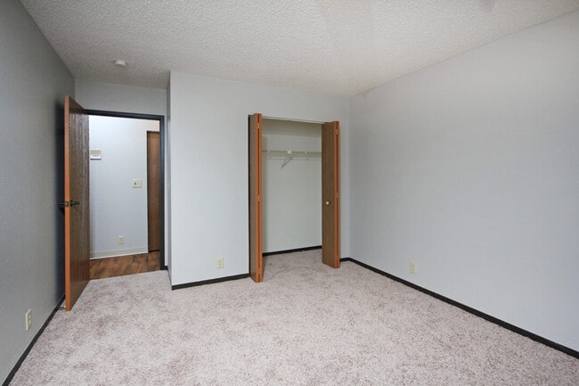 Photo - Oakcrest Manor Apartments