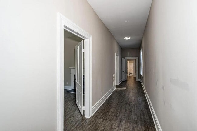 Photo - 256 Walker St