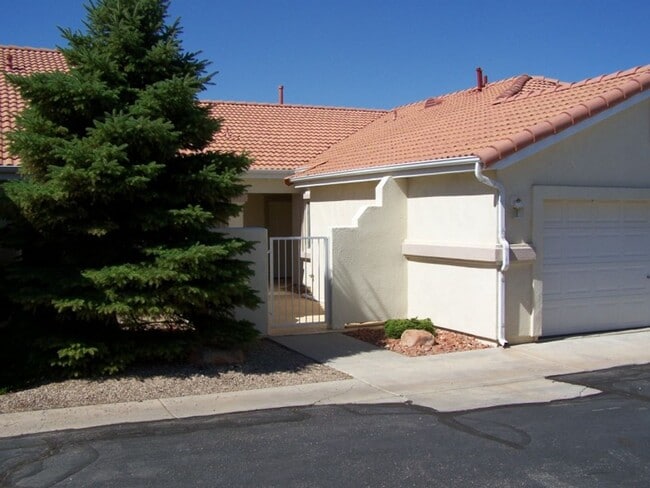 Building Photo - Cozy 2 Bed 2 Bath Rental