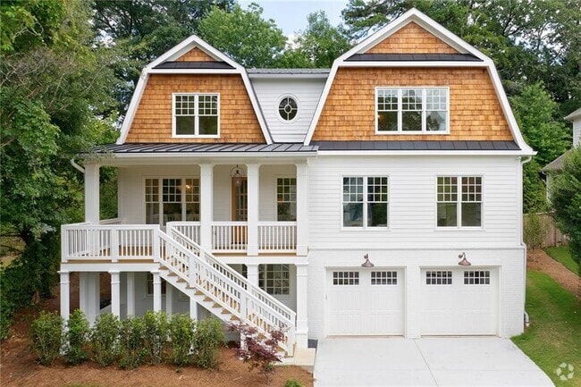 Building Photo - 2717 Skyland Dr NE Rental