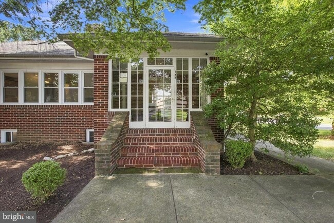 Photo - 133 Warrenville Rd