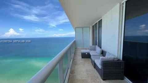Building Photo - 1830 S Ocean Dr Unit 4010