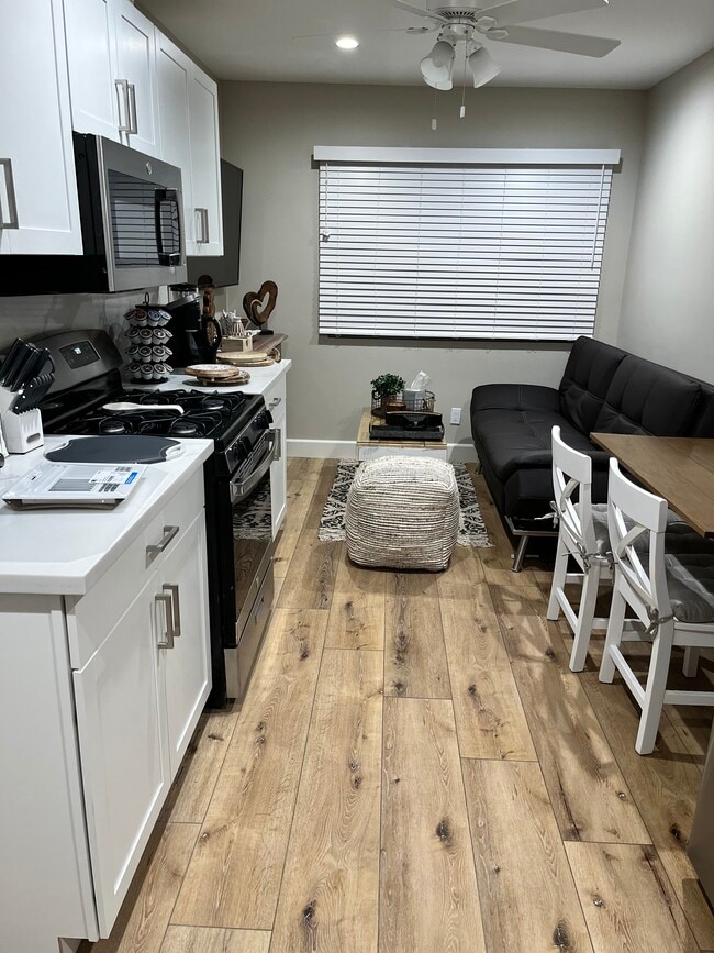 Building Photo - 10141 Farralone Ave Unit private guest suite Rental