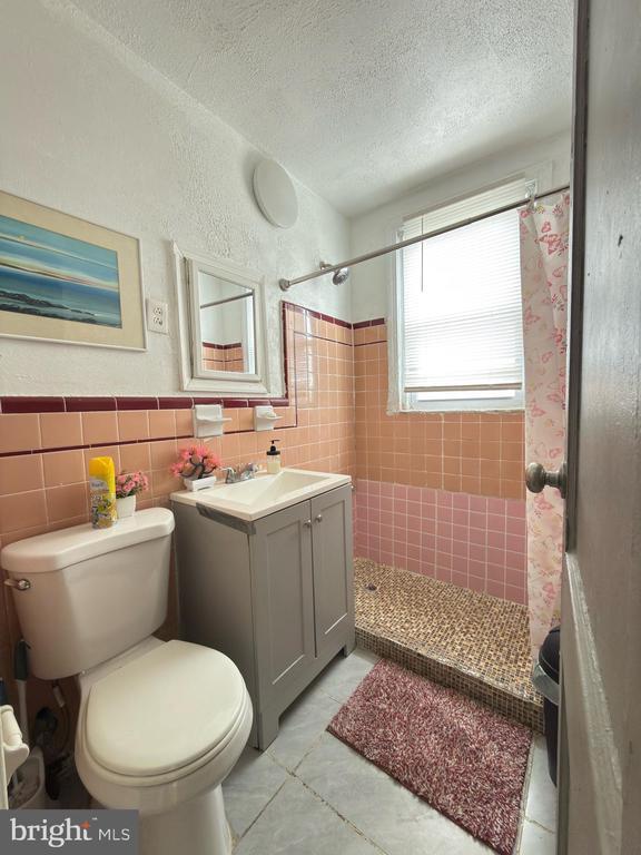 Photo - 6650 Kindred St