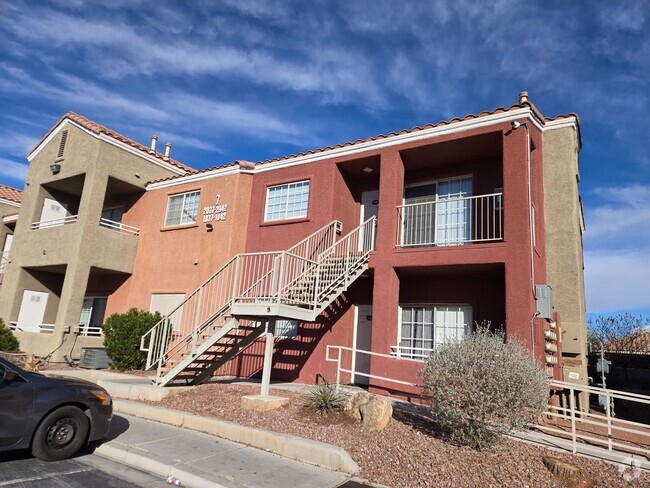 Building Photo - **Spacious 2-Bedroom, 2-Bathroom Condo for...