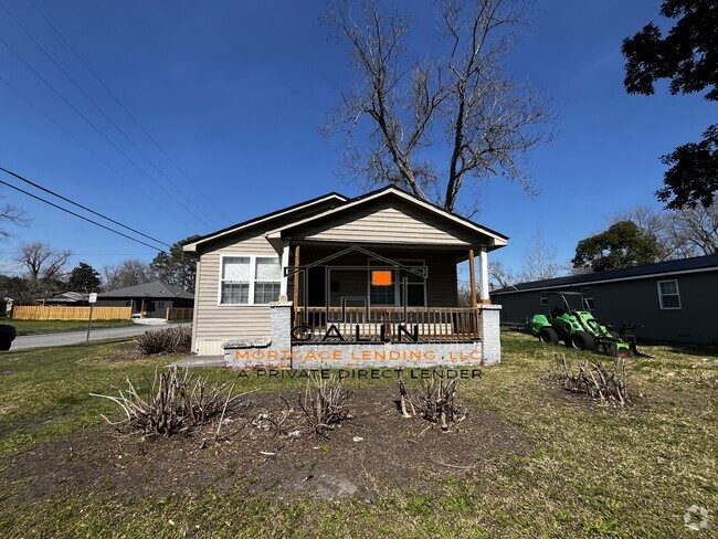 Building Photo - 728 W 51st St Rental