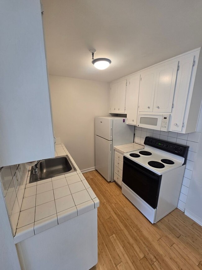 Photo - 4730 Noyes St