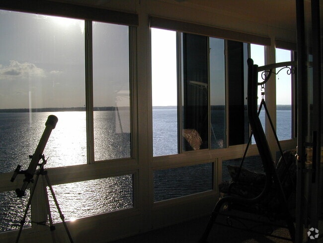 Building Photo - 2131 Lakeview Dr Unit 1206 Rental