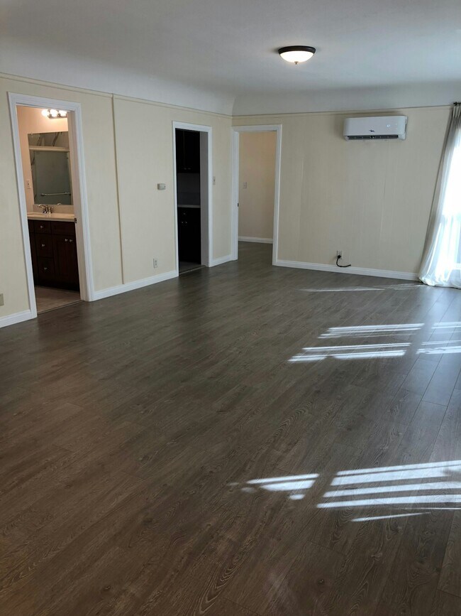 Photo - 516-516 N Olive Ave