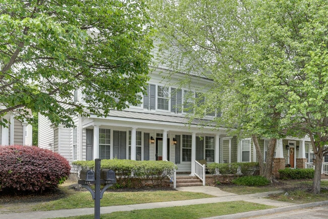 Photo - 528 Normandy St