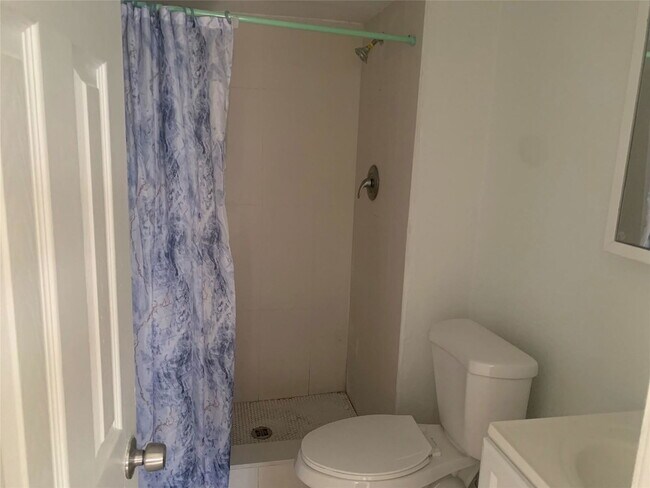 Photo - 8704 NW 35th St Unit 108