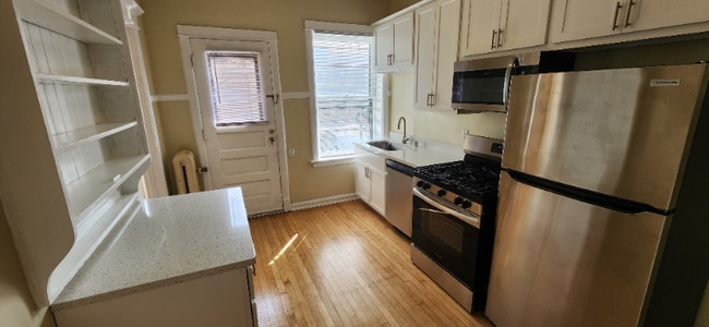 Building Photo - 2582 N Stowell Ave Rental
