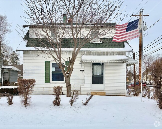 Building Photo - 1021 E Indiana Ave Rental