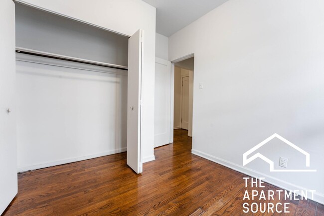 Photo - 3028 N Halsted St